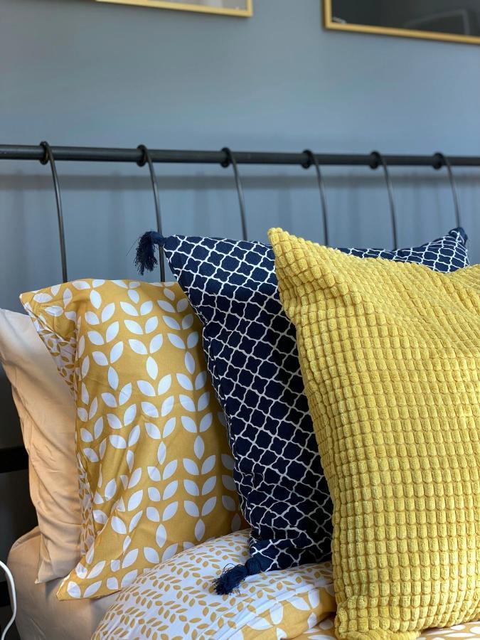 Trendy Stylish Apartment! - 5 Minute Walk To The Best Beach! - Great Location - Parking - Fast Wifi - Smart Tv - Newly Decorated - Sleeps Up To 6! Close To Bournemouth & Poole Town Centre & Sandbanks Kültér fotó